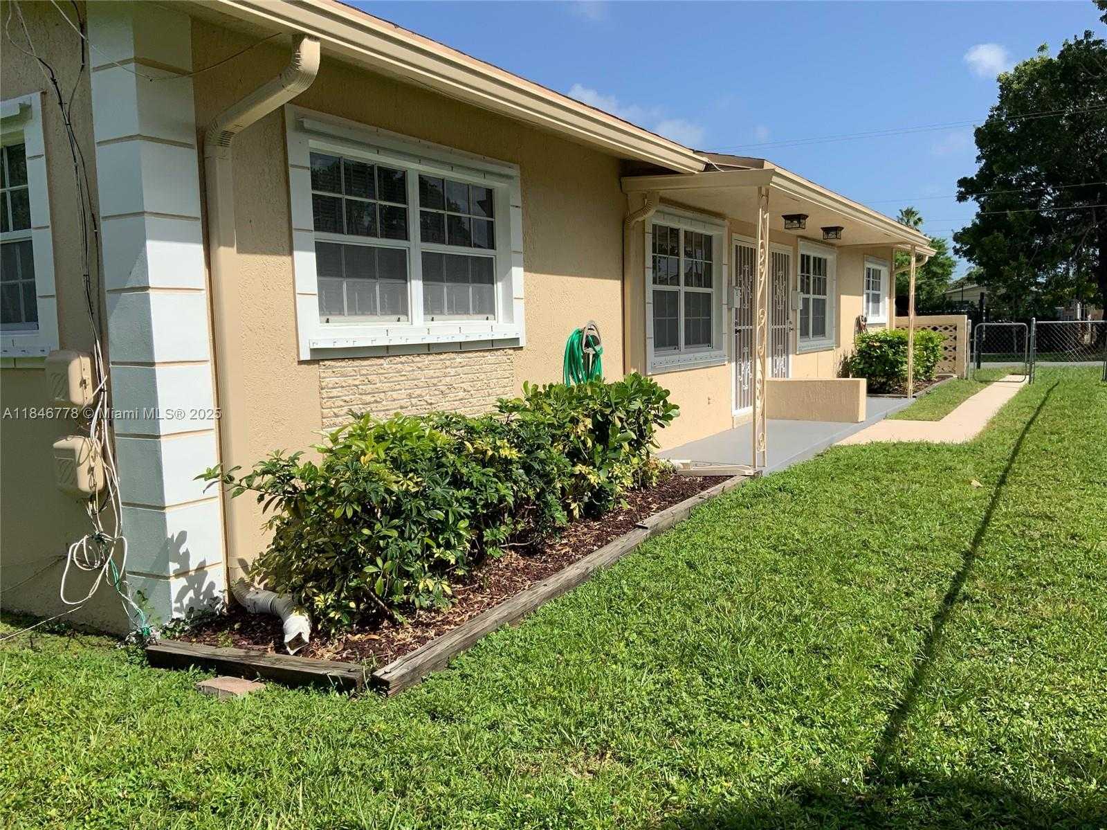 Small Image of 512 SOUTH WEST 10TH ST, Hallandale Beach Number 16