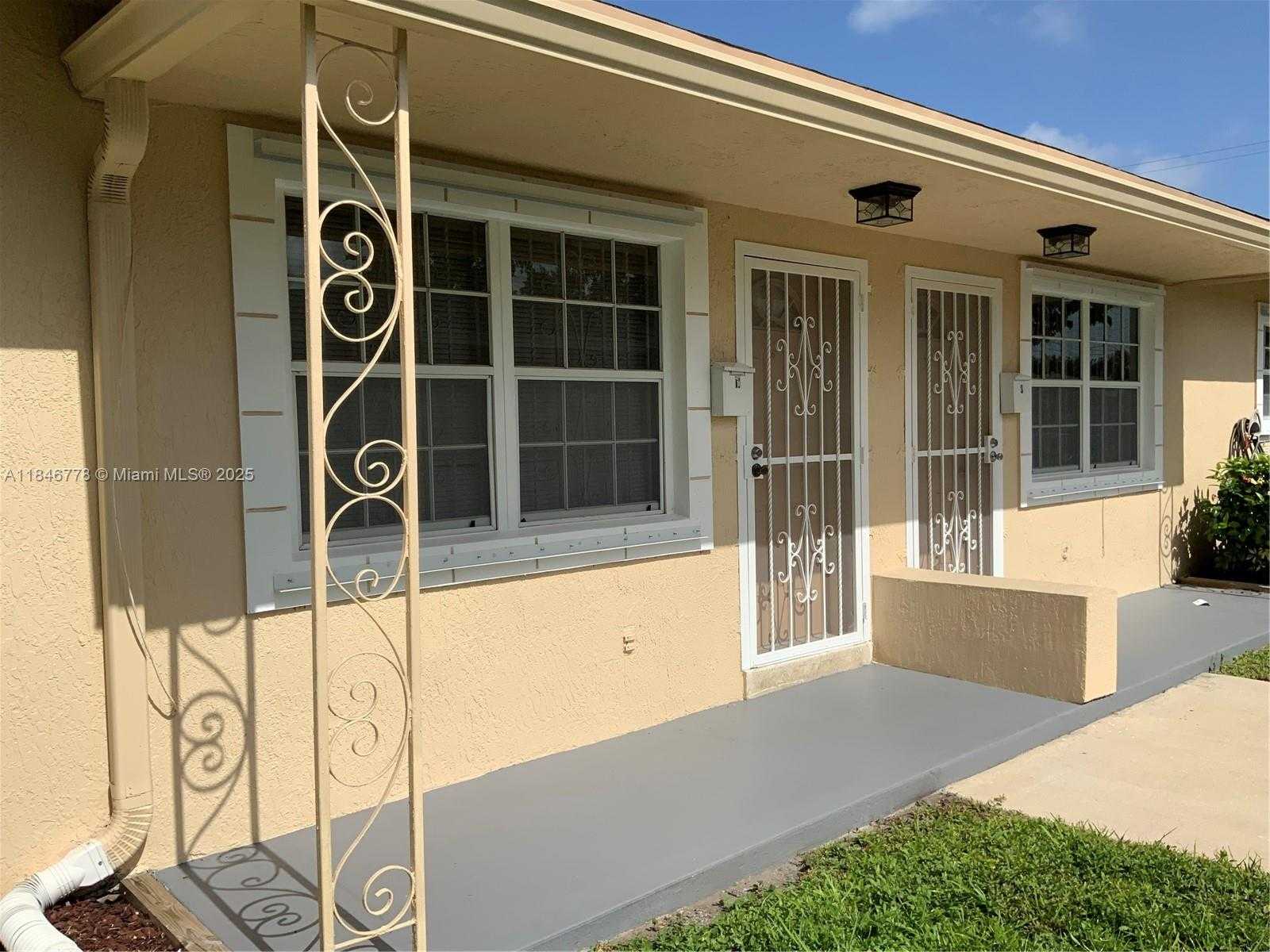 Small Image of 512 SOUTH WEST 10TH ST, Hallandale Beach Number 17