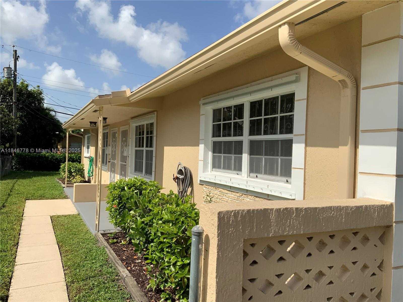 Small Image of 512 SOUTH WEST 10TH ST, Hallandale Beach Number 18
