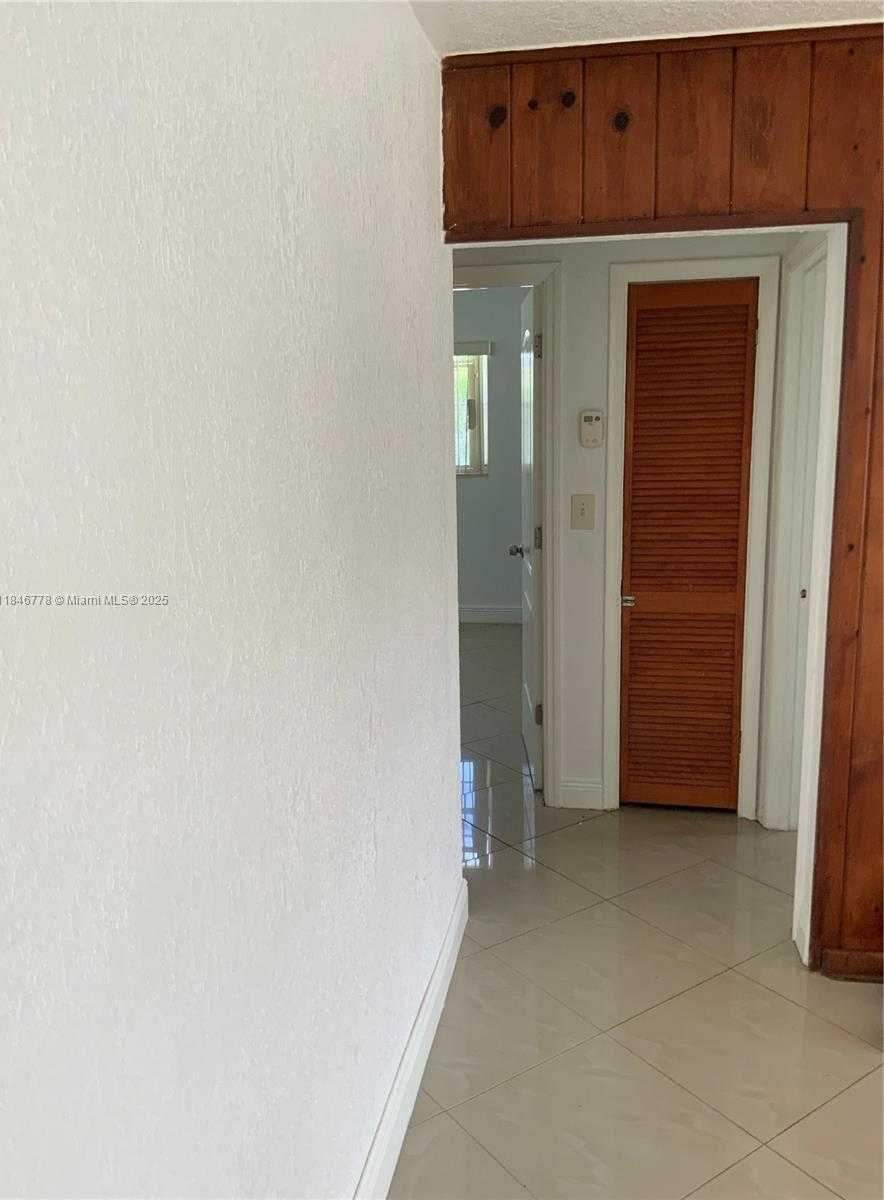 Small Image of 512 SOUTH WEST 10TH ST, Hallandale Beach Number 22
