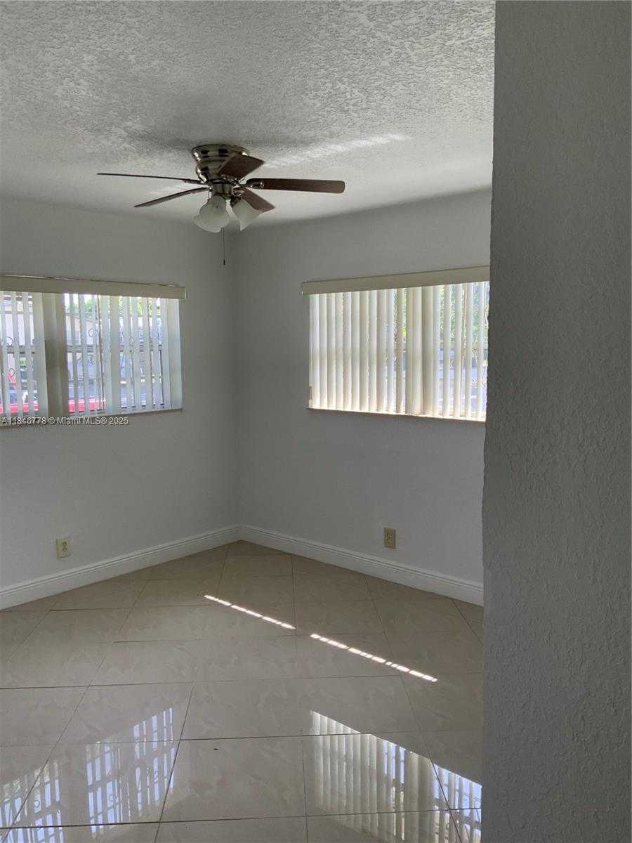 Small Image of 512 SOUTH WEST 10TH ST, Hallandale Beach Number 25