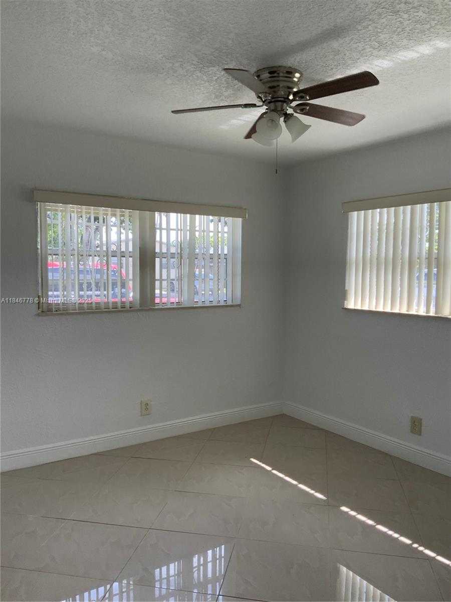Small Image of 512 SOUTH WEST 10TH ST, Hallandale Beach Number 26