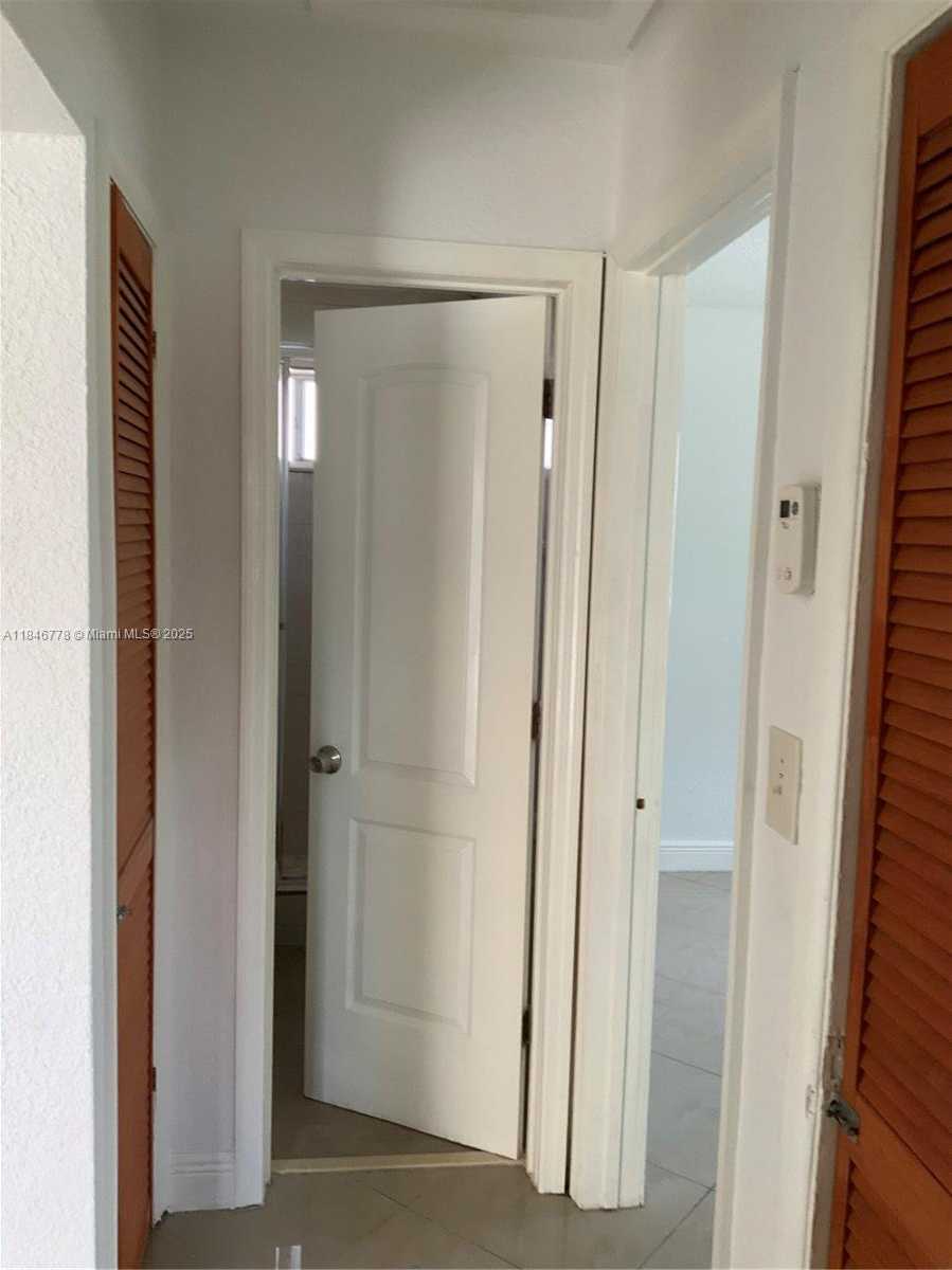 Small Image of 512 SOUTH WEST 10TH ST, Hallandale Beach Number 28