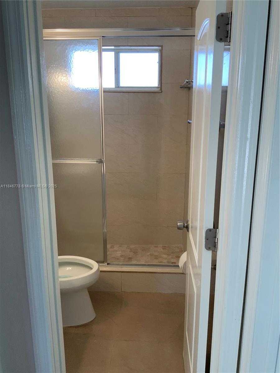 Small Image of 512 SOUTH WEST 10TH ST, Hallandale Beach Number 30