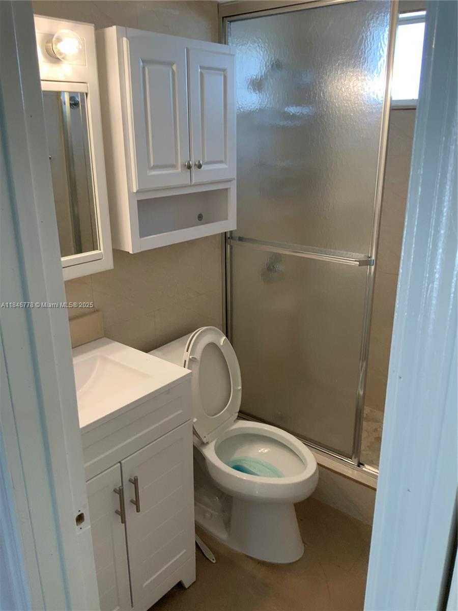 Small Image of 512 SOUTH WEST 10TH ST, Hallandale Beach Number 32