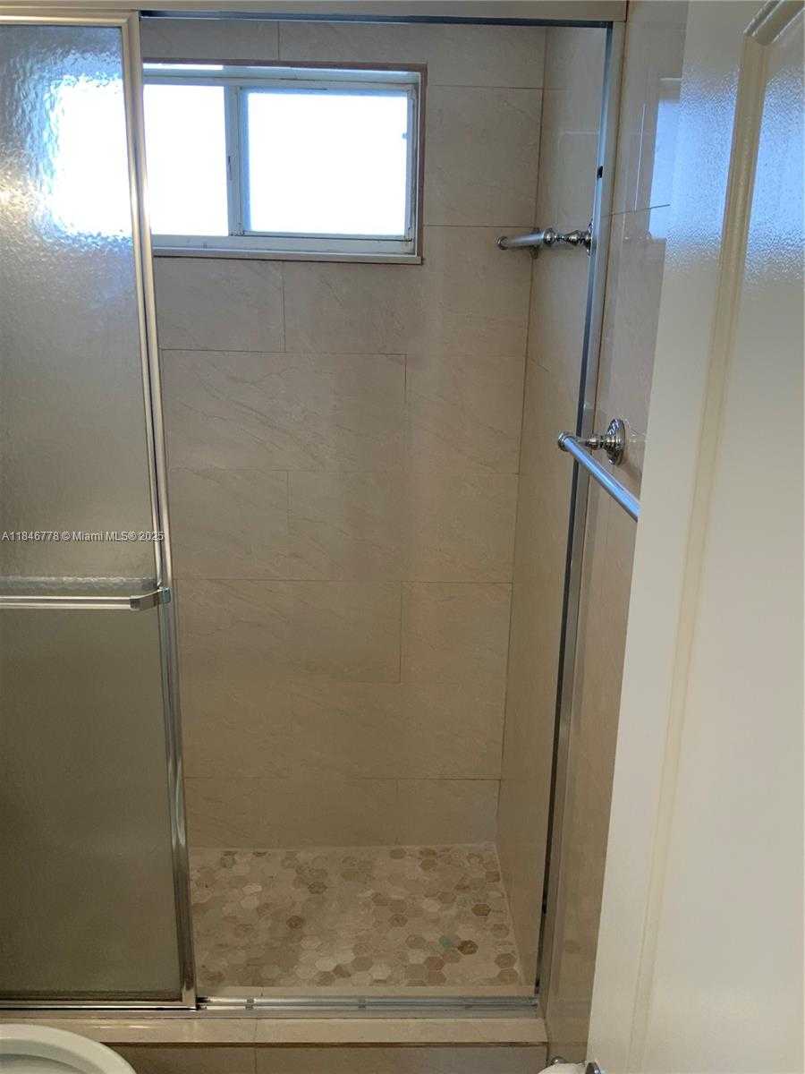 Small Image of 512 SOUTH WEST 10TH ST, Hallandale Beach Number 34
