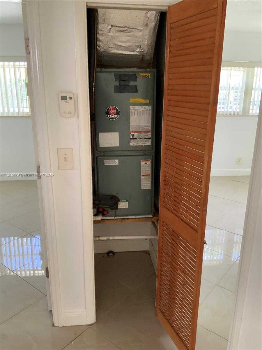 Small Image of 512 SOUTH WEST 10TH ST, Hallandale Beach Number 35
