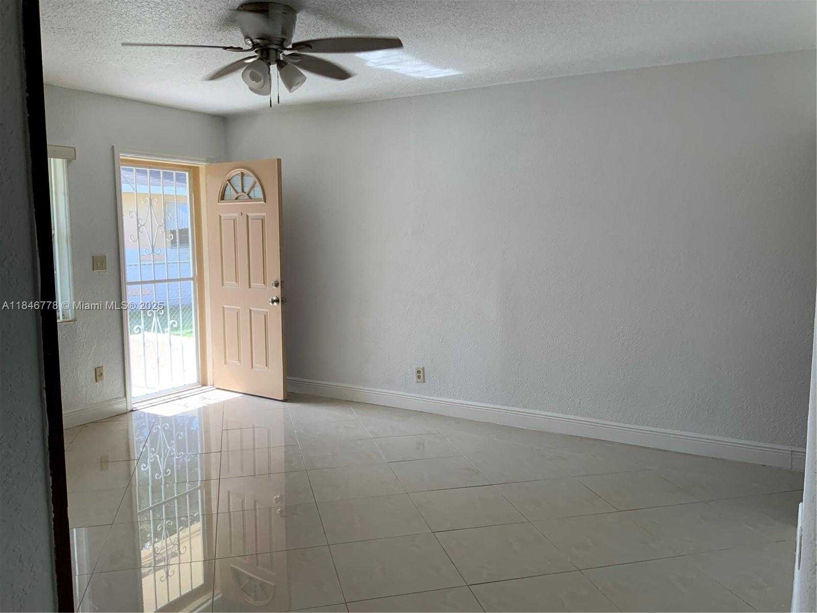 Small Image of 512 SOUTH WEST 10TH ST, Hallandale Beach Number 36