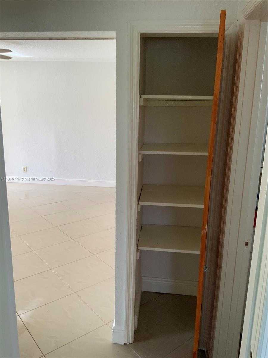 Small Image of 512 SOUTH WEST 10TH ST, Hallandale Beach Number 39