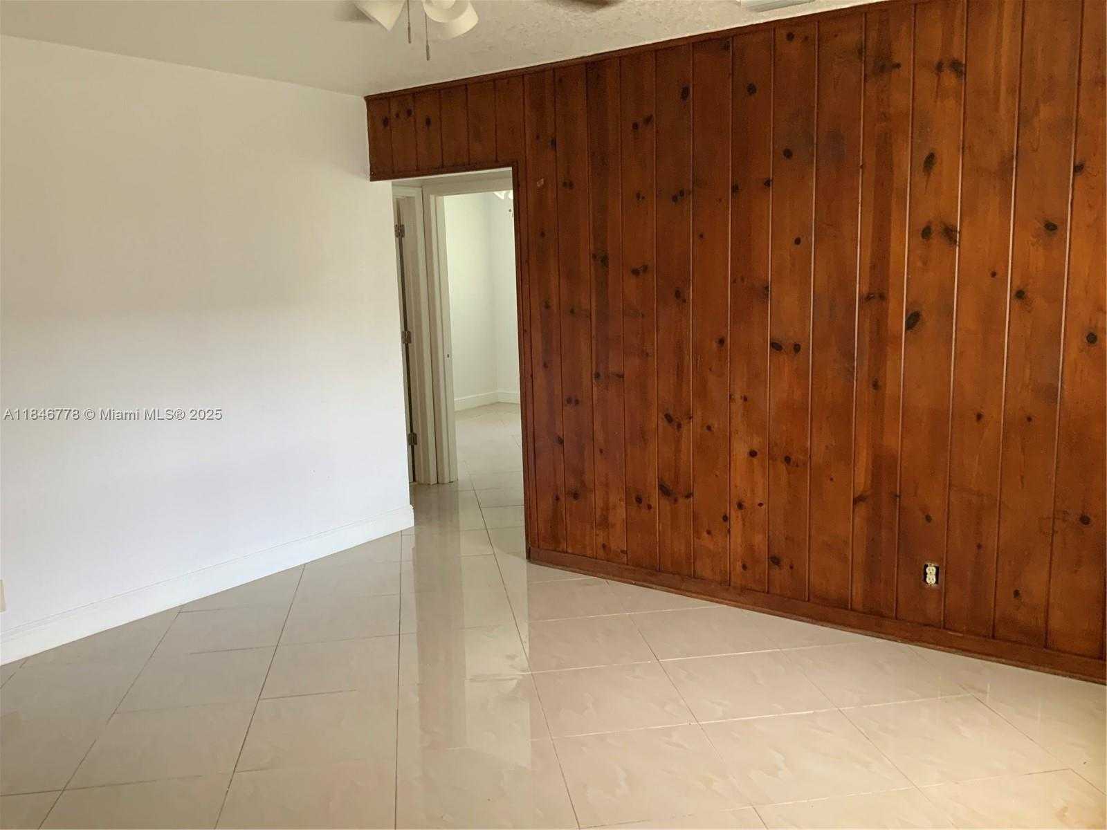 Small Image of 512 SOUTH WEST 10TH ST, Hallandale Beach Number 43