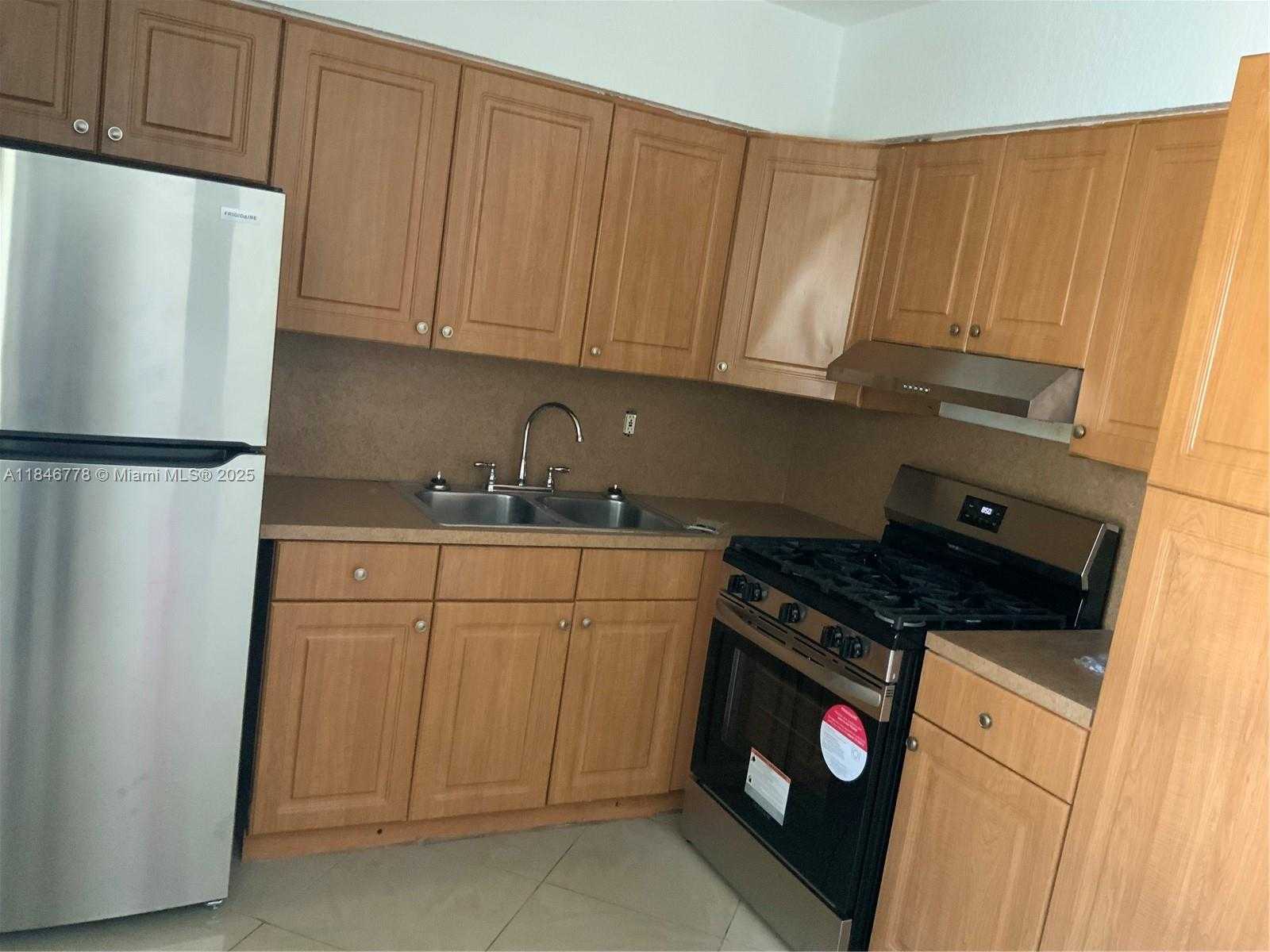 Small Image of 512 SOUTH WEST 10TH ST, Hallandale Beach Number 45