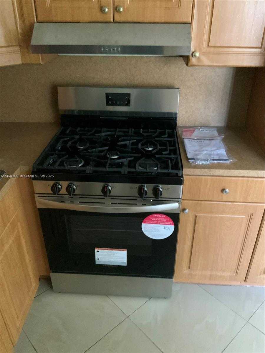 Small Image of 512 SOUTH WEST 10TH ST, Hallandale Beach Number 46