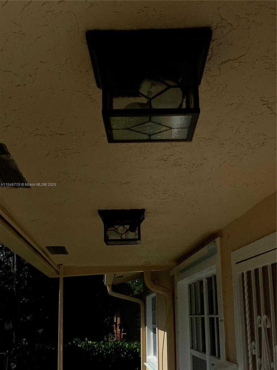Small Image of 512 SOUTH WEST 10TH ST, Hallandale Beach Number 53