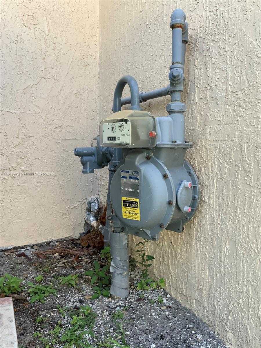 Small Image of 512 SOUTH WEST 10TH ST, Hallandale Beach Number 9