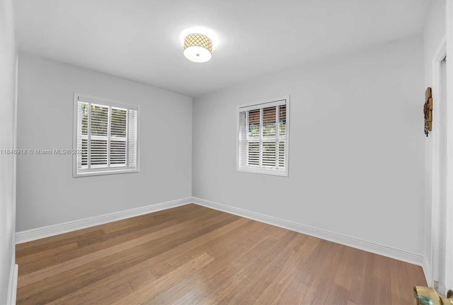Small Image of 2931 SOUTH WEST 36TH CT, Miami Number 12