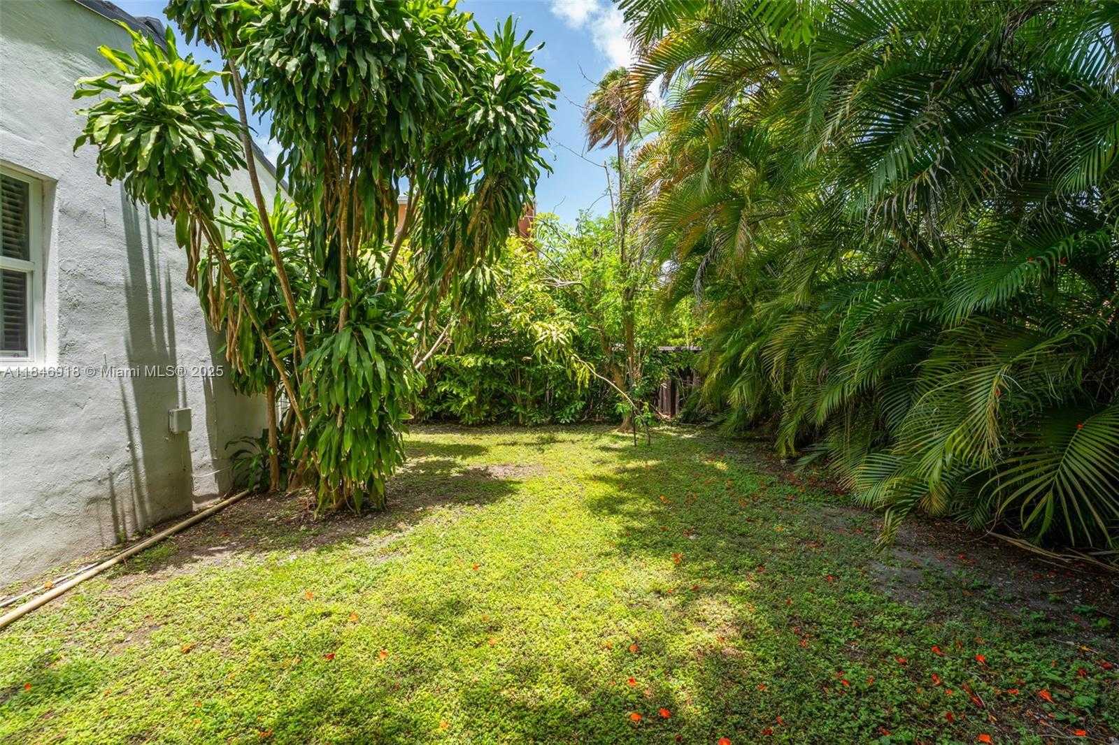 Small Image of 2931 SOUTH WEST 36TH CT, Miami Number 15