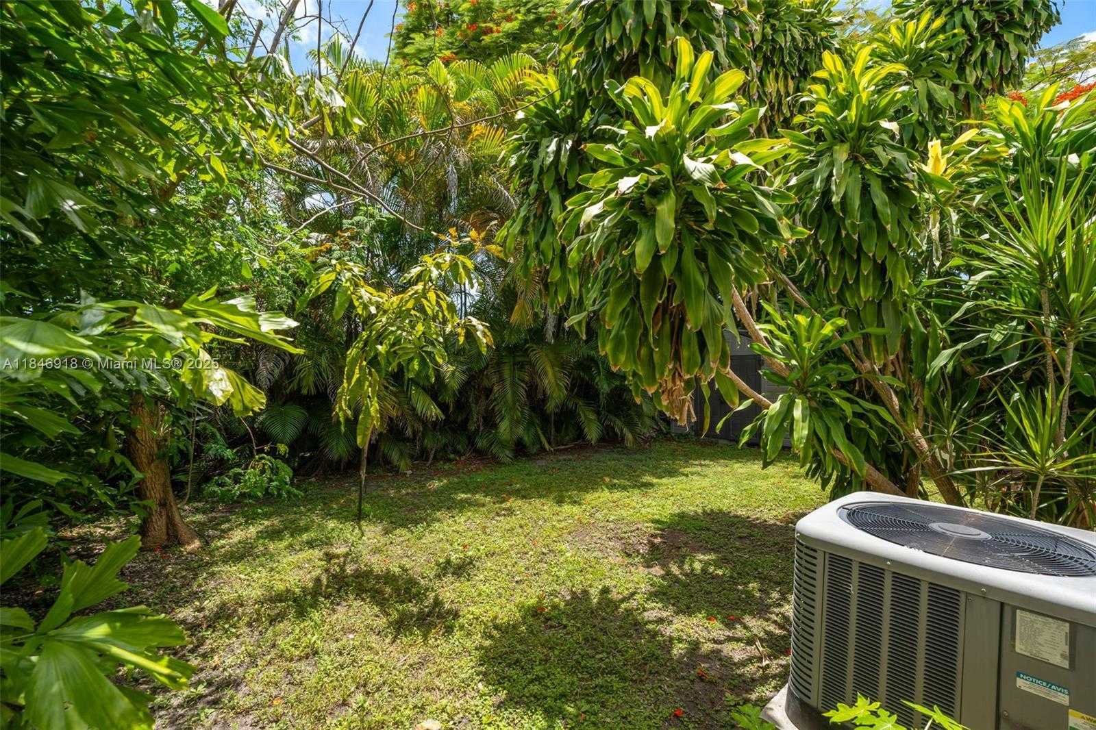 Small Image of 2931 SOUTH WEST 36TH CT, Miami Number 16