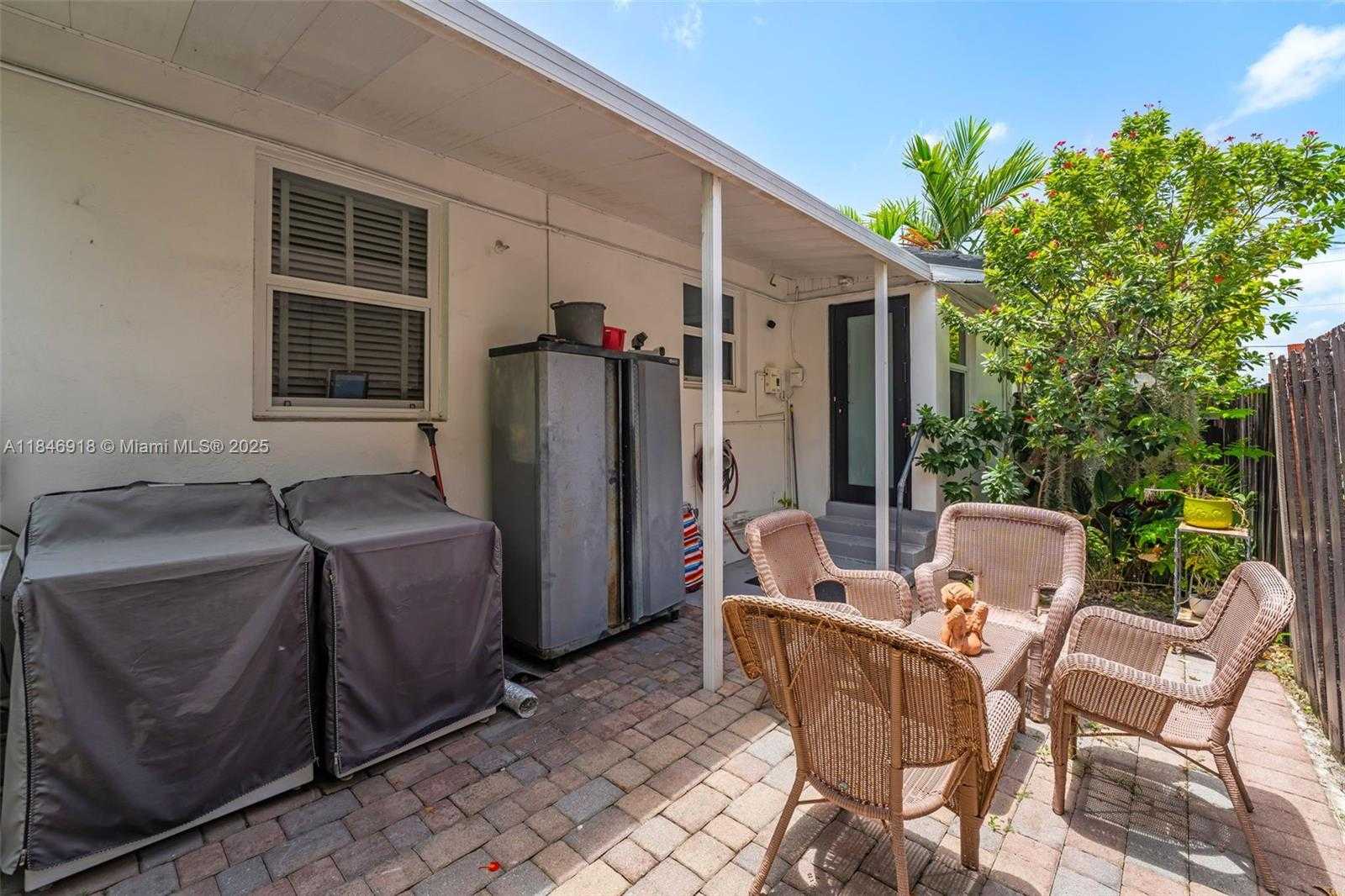 Small Image of 2931 SOUTH WEST 36TH CT, Miami Number 18