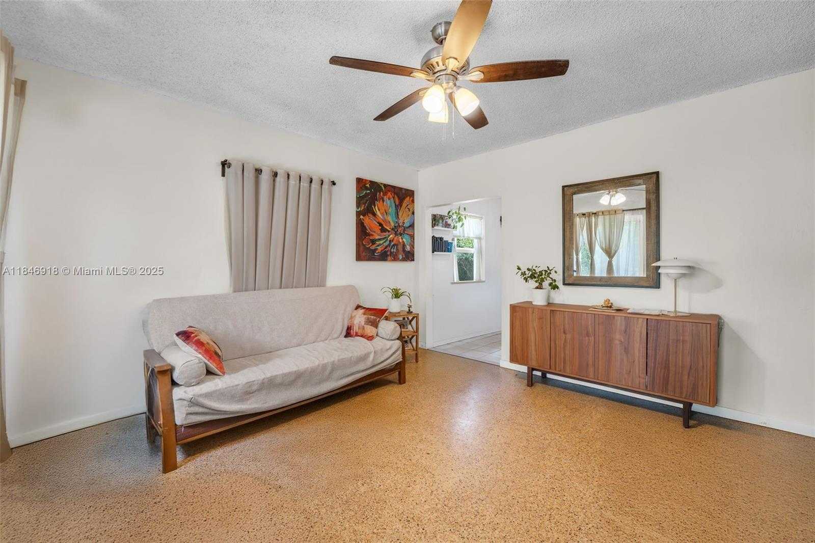 Small Image of 2931 SOUTH WEST 36TH CT, Miami Number 19