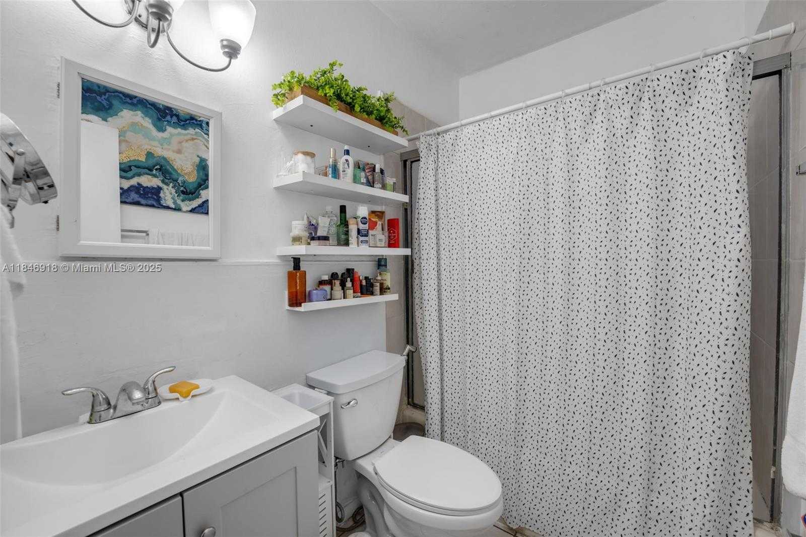 Small Image of 2931 SOUTH WEST 36TH CT, Miami Number 24