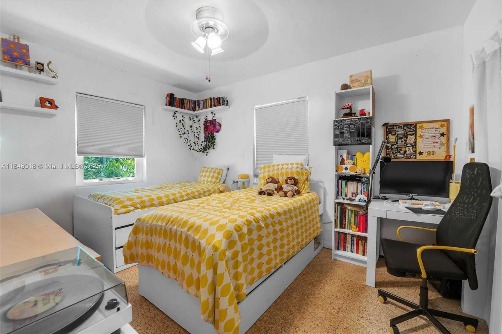 Small Image of 2931 SOUTH WEST 36TH CT, Miami Number 26
