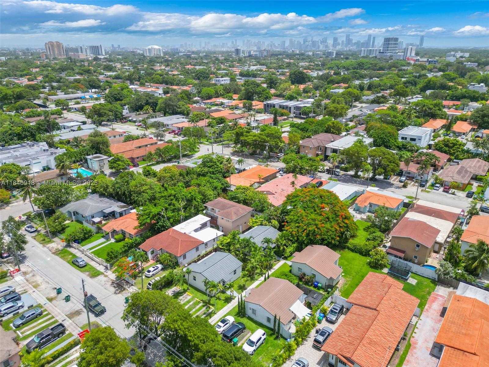 Small Image of 2931 SOUTH WEST 36TH CT, Miami Number 35
