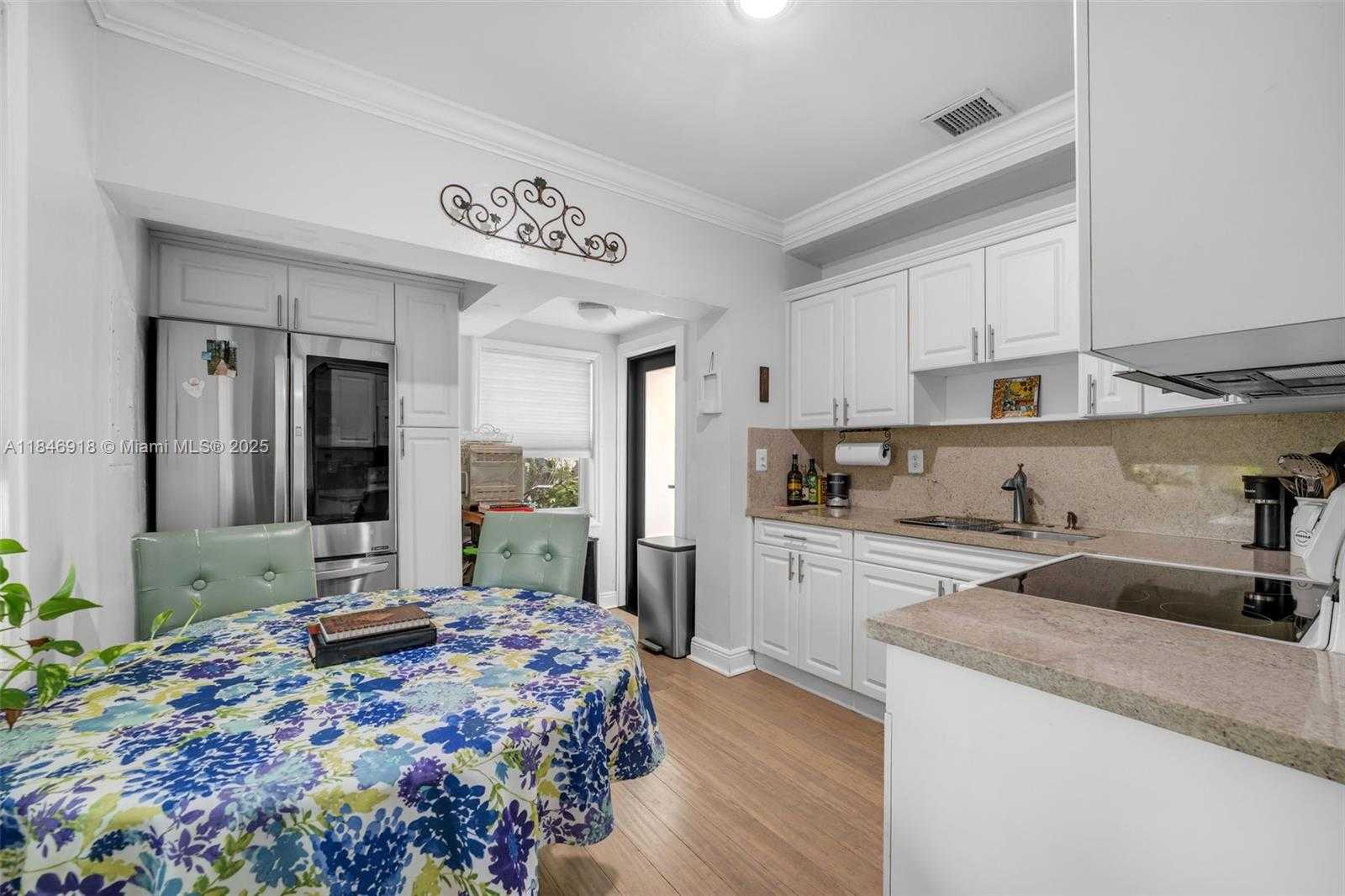 Small Image of 2931 SOUTH WEST 36TH CT, Miami Number 9