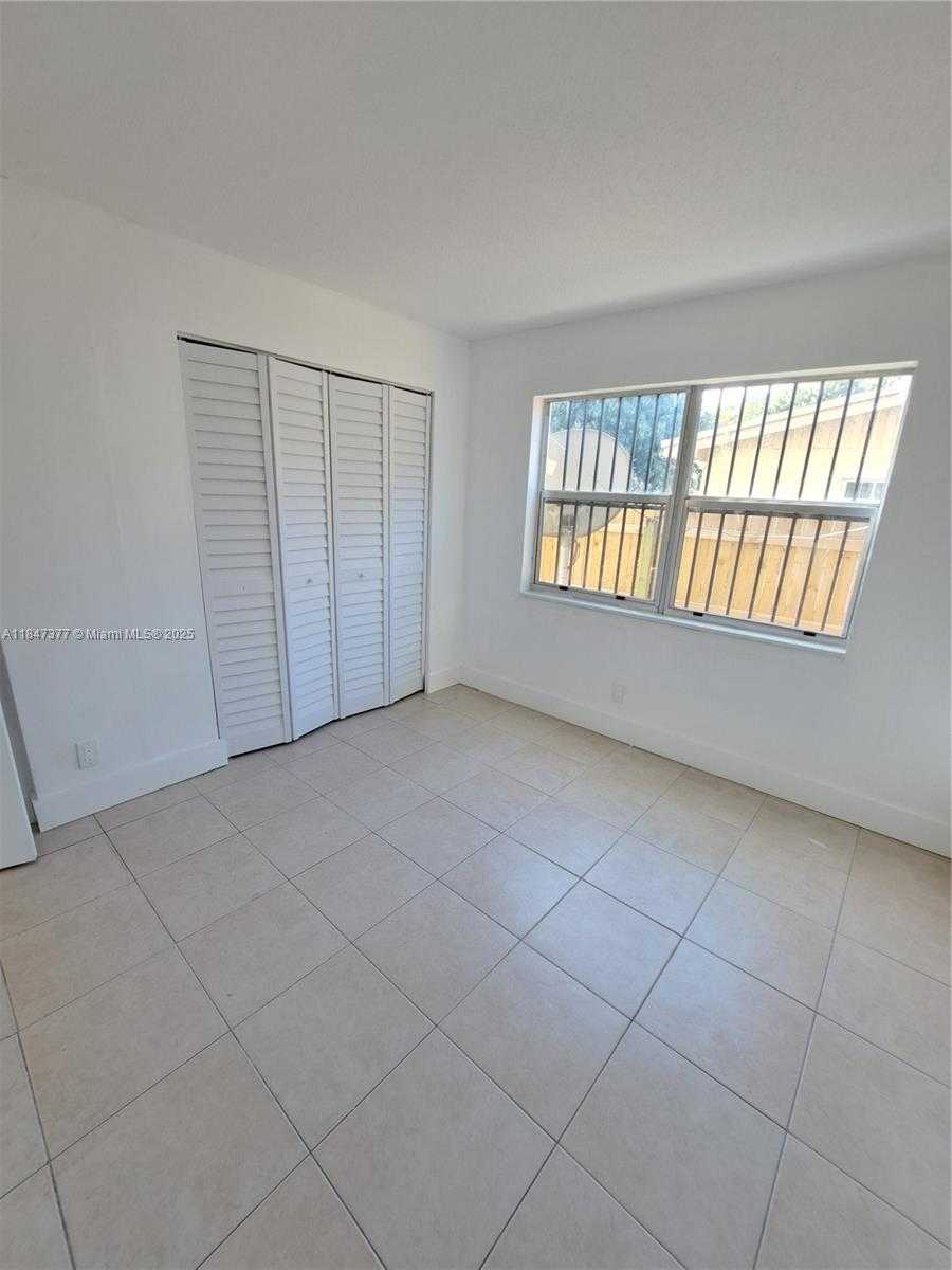 Small Image of 1006 10TH ST #4, West Palm Beach Number 14