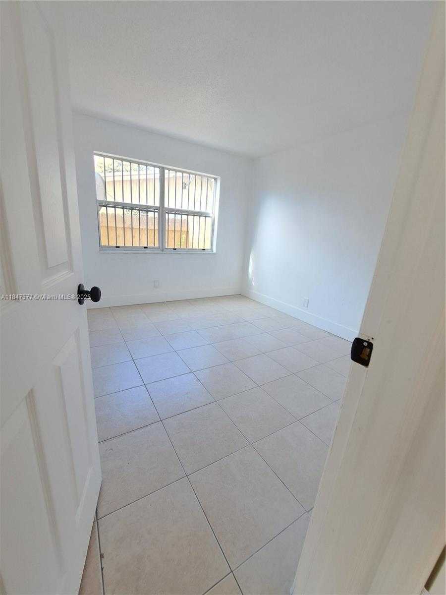 Small Image of 1006 10TH ST #4, West Palm Beach Number 16