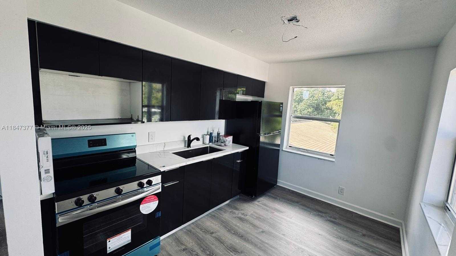 Small Image of 1006 10TH ST #4, West Palm Beach Number 5