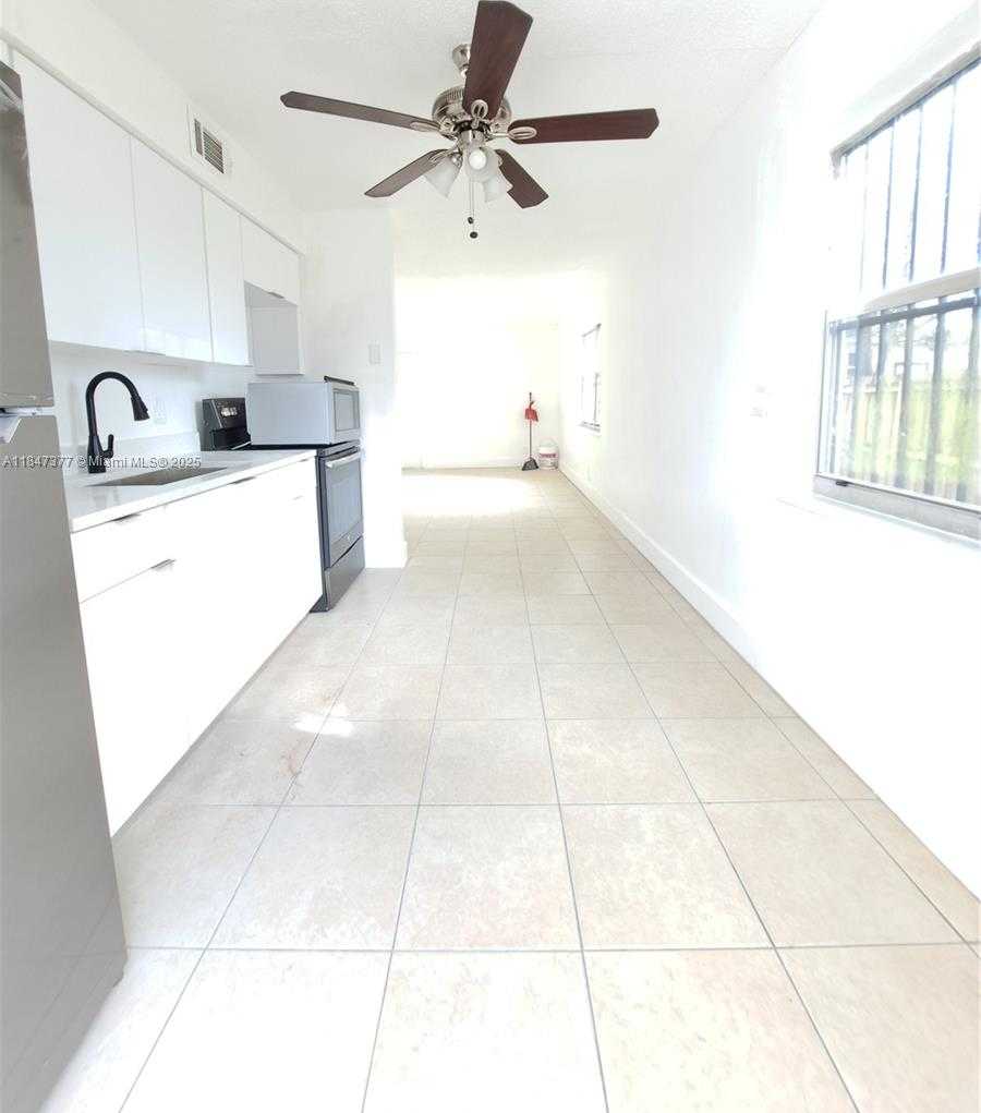 Small Image of 1006 10TH ST #4, West Palm Beach Number 7