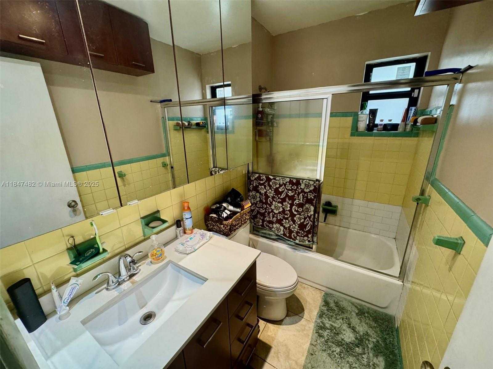 Small Image of 520 NORTH EAST 137TH ST, North Miami Number 12
