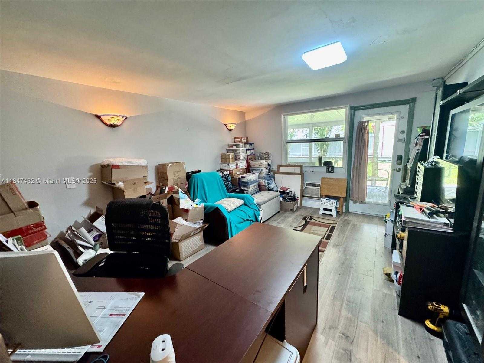 Small Image of 520 NORTH EAST 137TH ST, North Miami Number 14