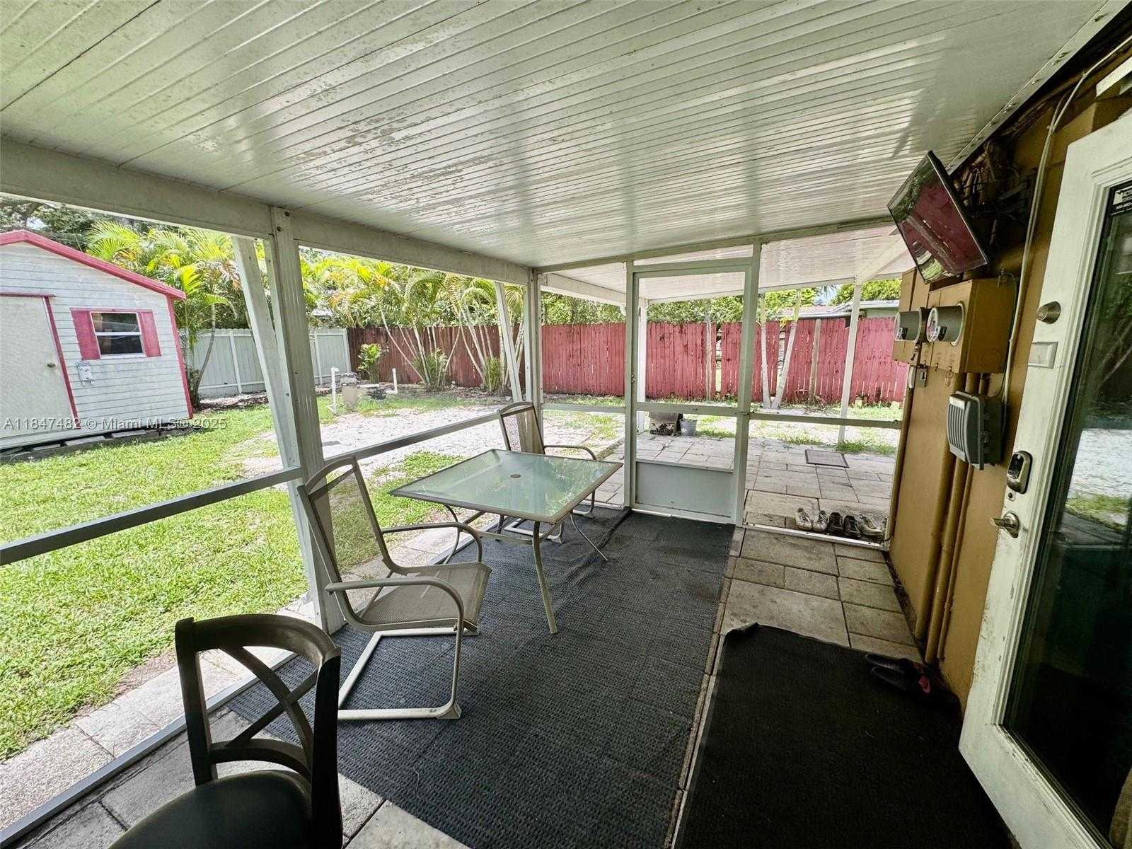 Small Image of 520 NORTH EAST 137TH ST, North Miami Number 19