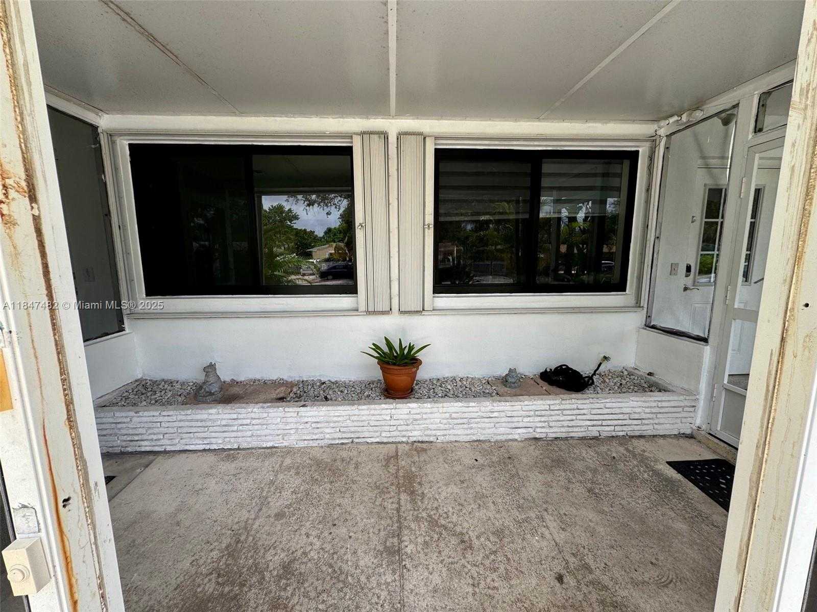Small Image of 520 NORTH EAST 137TH ST, North Miami Number 29