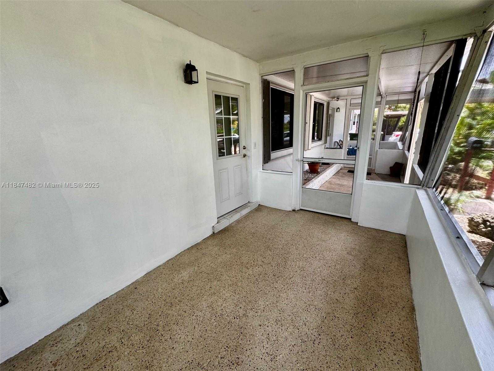 Small Image of 520 NORTH EAST 137TH ST, North Miami Number 33