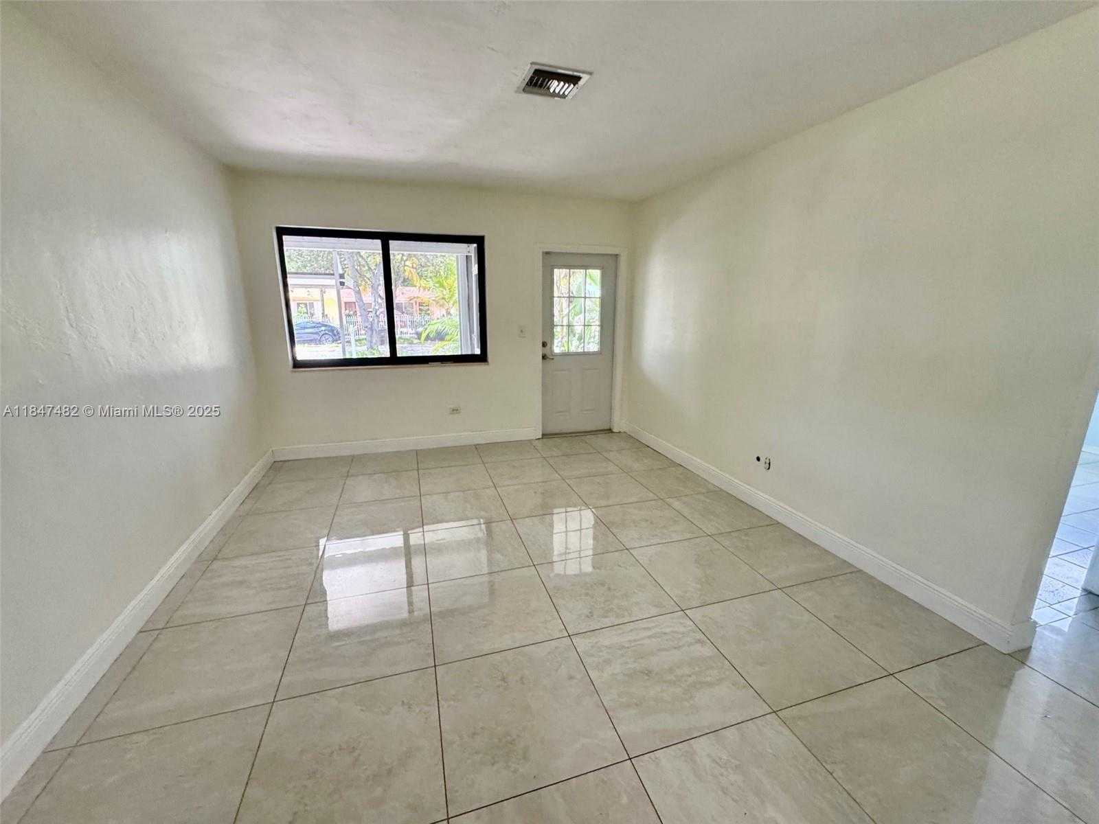 Small Image of 520 NORTH EAST 137TH ST, North Miami Number 34