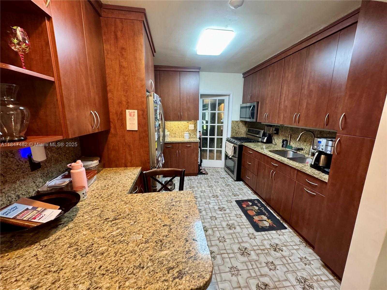 Small Image of 520 NORTH EAST 137TH ST, North Miami Number 6