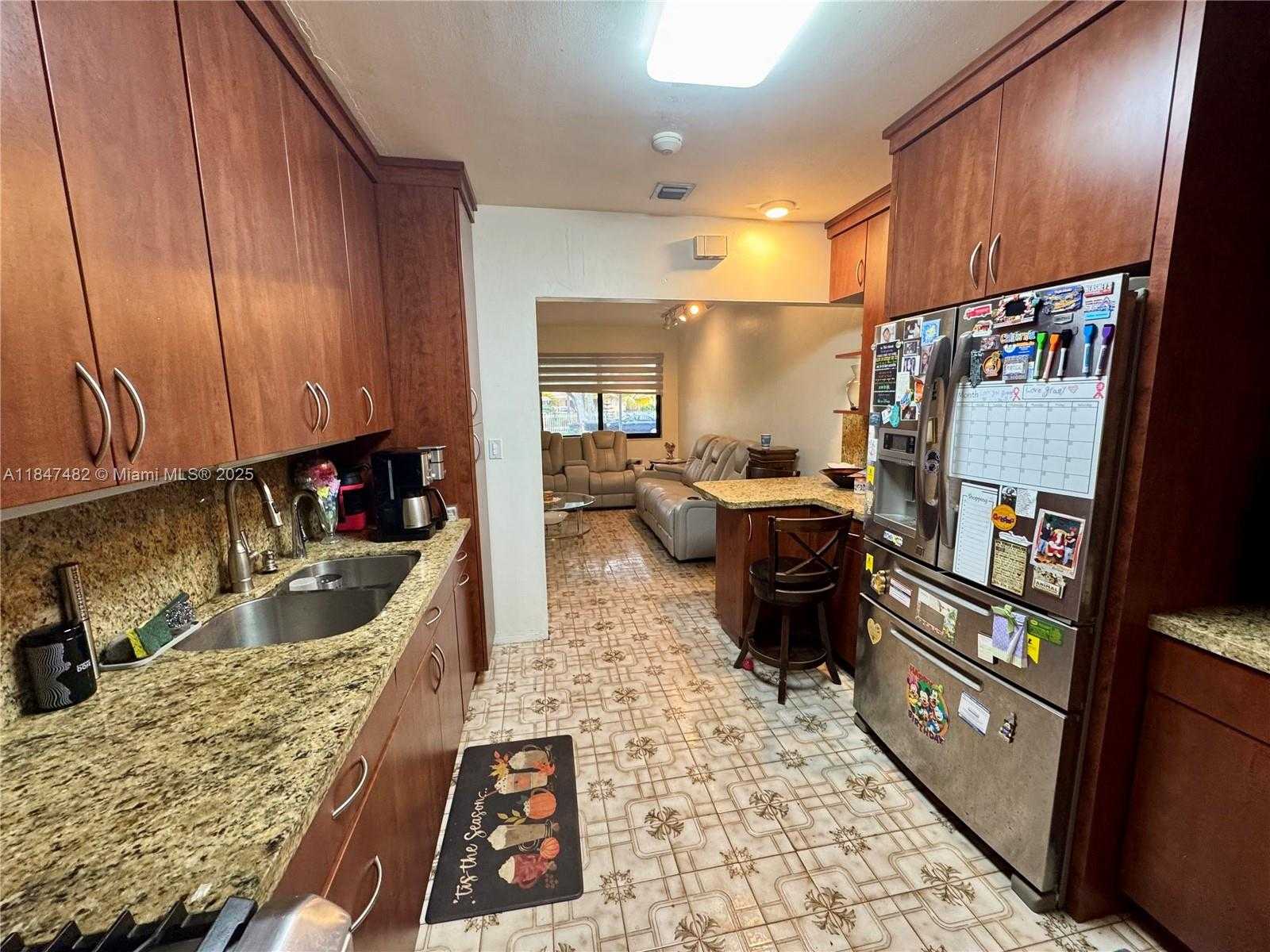 Small Image of 520 NORTH EAST 137TH ST, North Miami Number 8