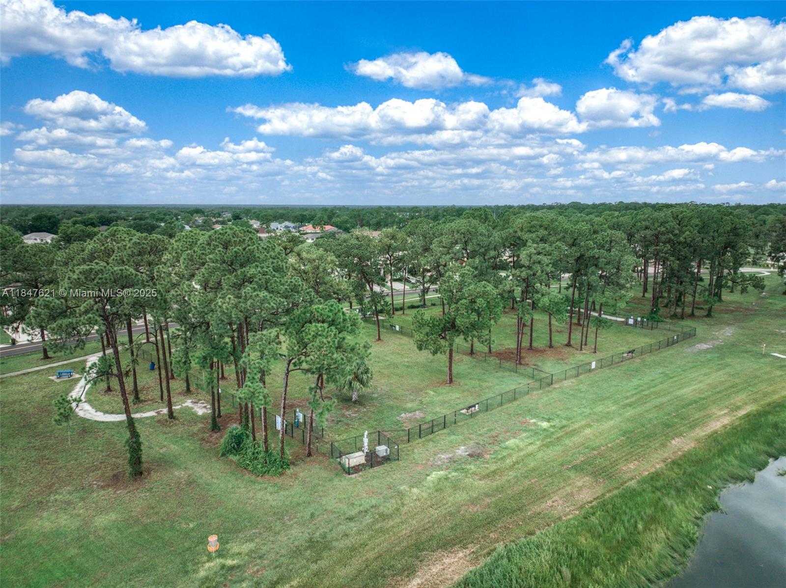 Small Image of 4715 LEUCADENDRA DR, Sebring Number 14