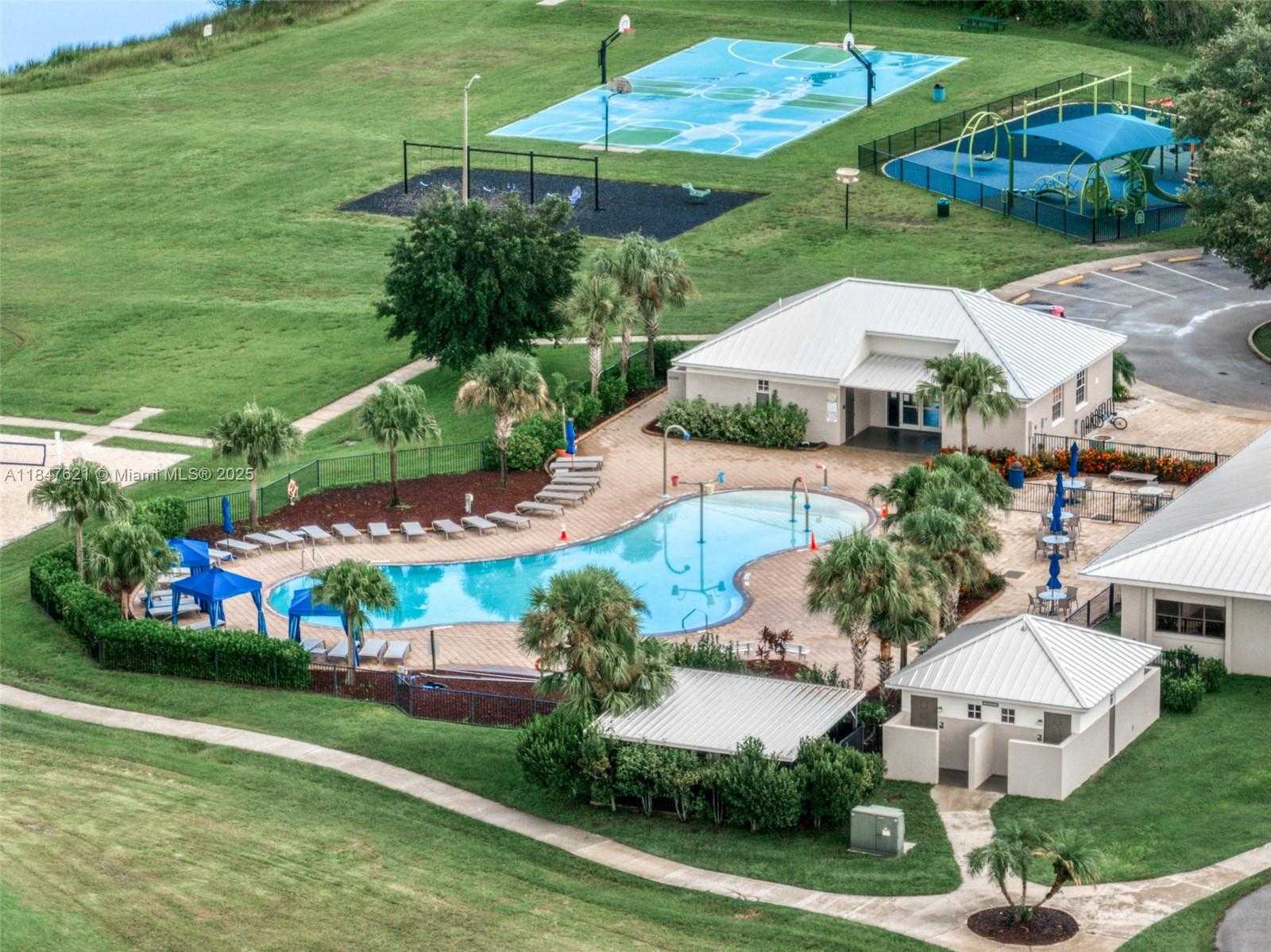 Small Image of 4715 LEUCADENDRA DR, Sebring Number 22