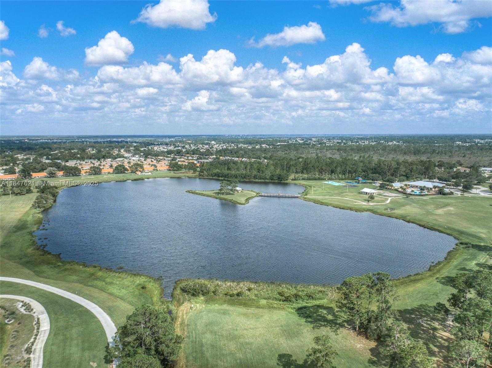 Small Image of 4715 LEUCADENDRA DR, Sebring Number 33