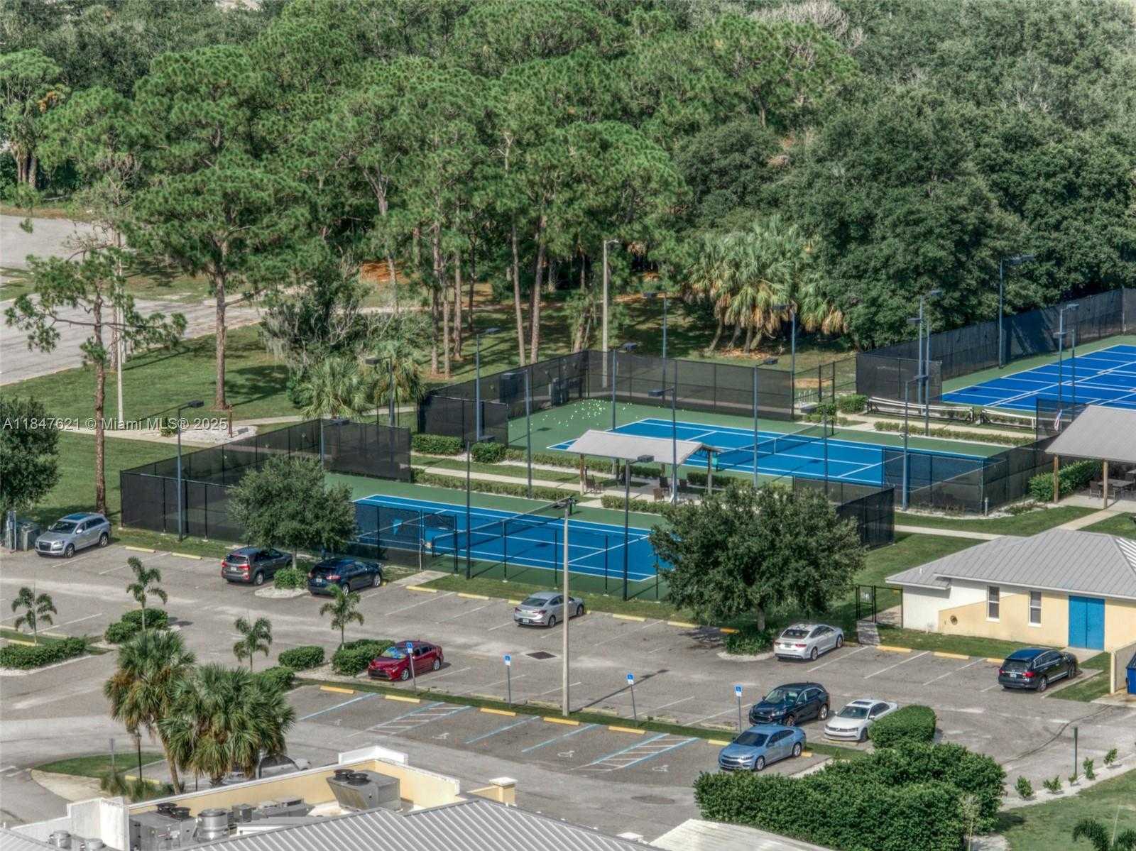Small Image of 4715 LEUCADENDRA DR, Sebring Number 40