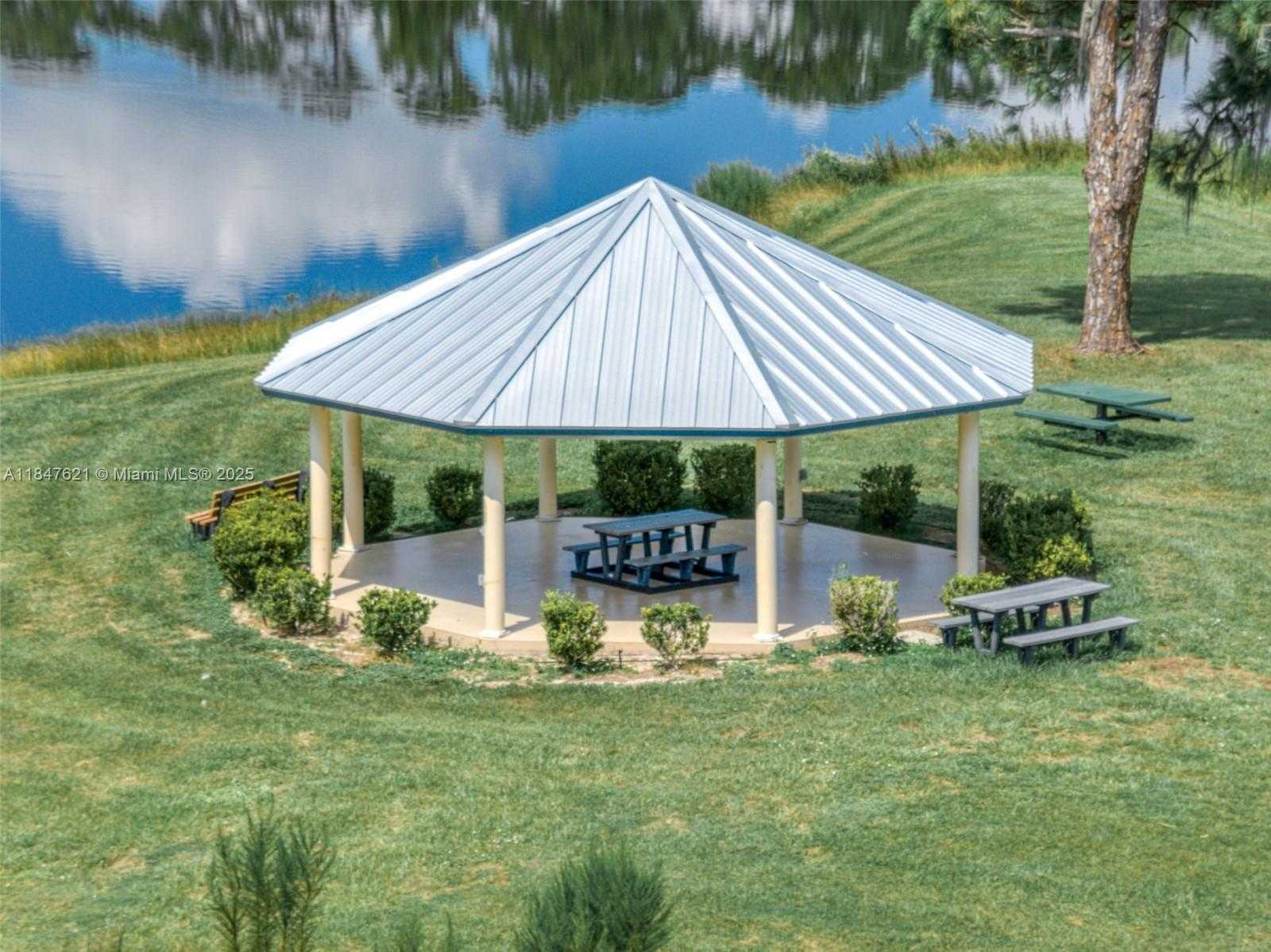 Small Image of 4715 LEUCADENDRA DR, Sebring Number 52