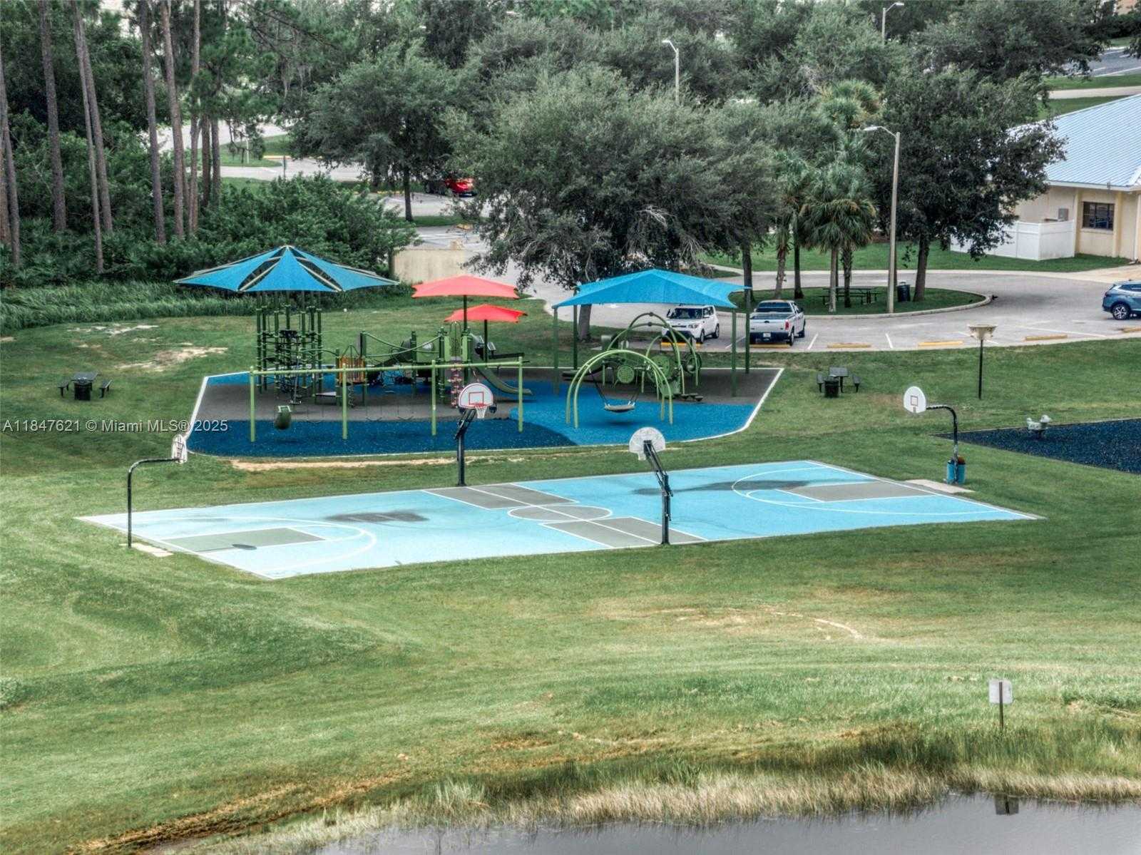 Small Image of 4715 LEUCADENDRA DR, Sebring Number 65