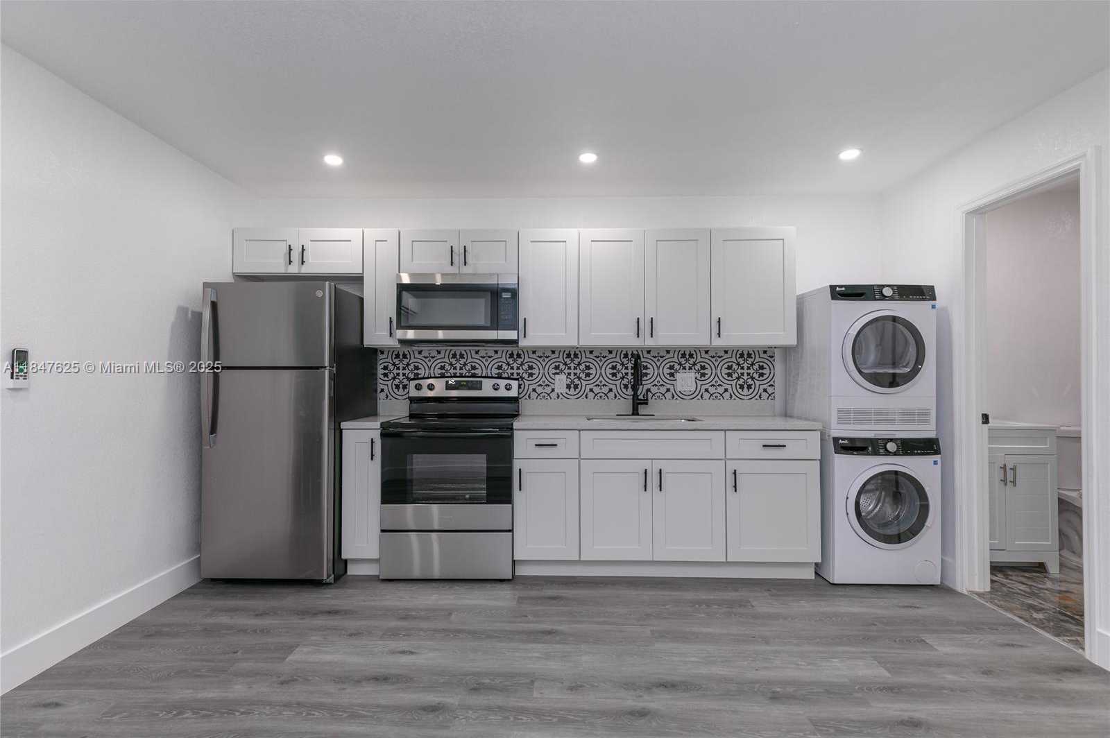 Small Image of 6125 SOUTH WEST 40TH CT, Miramar Number 16