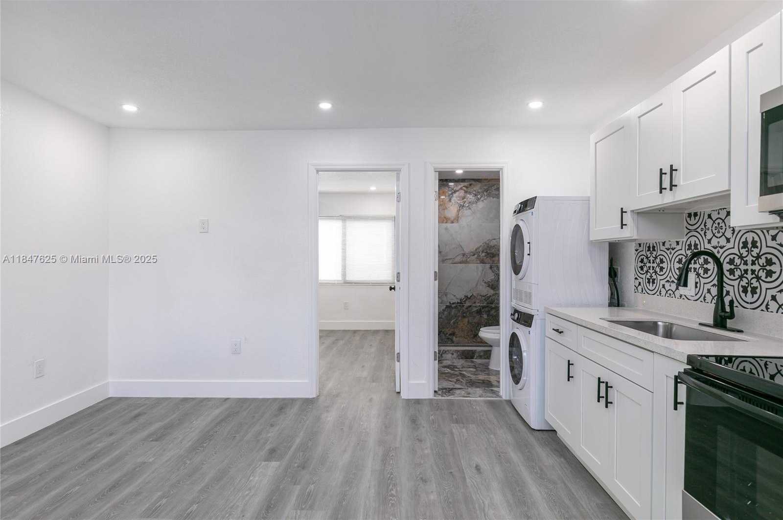 Small Image of 6125 SOUTH WEST 40TH CT, Miramar Number 25
