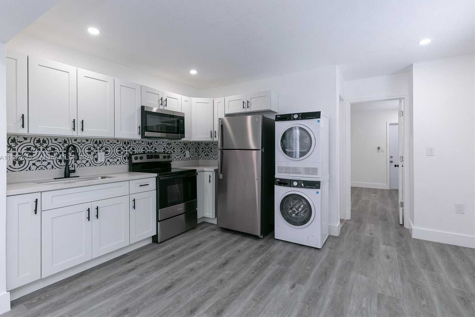 Small Image of 6125 SOUTH WEST 40TH CT, Miramar Number 32