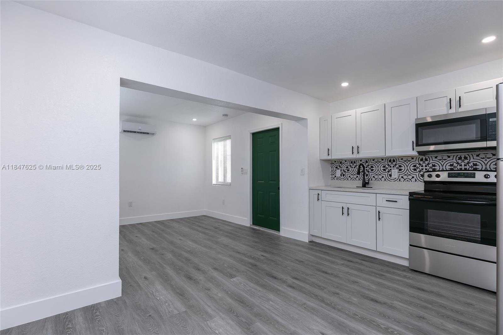 Small Image of 6125 SOUTH WEST 40TH CT, Miramar Number 34