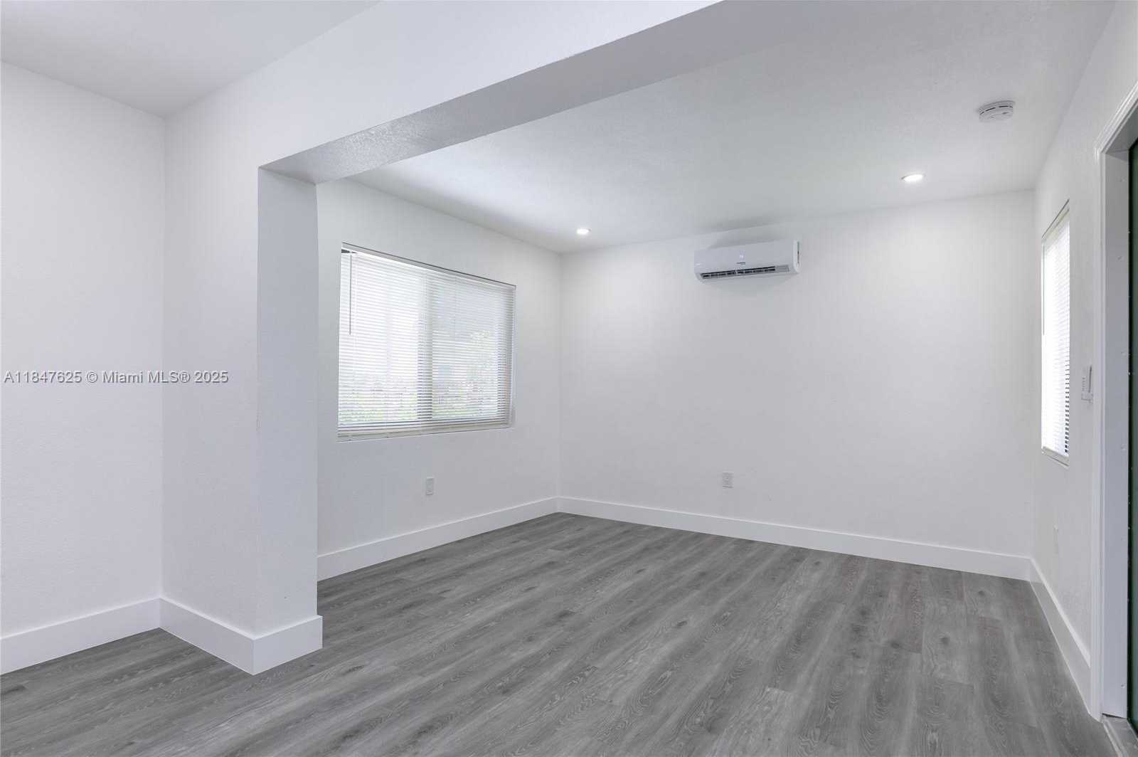 Small Image of 6125 SOUTH WEST 40TH CT, Miramar Number 36